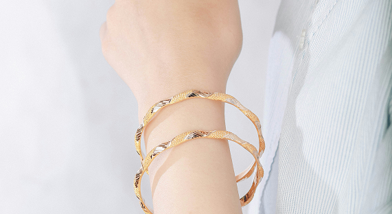 Bracelet Detail